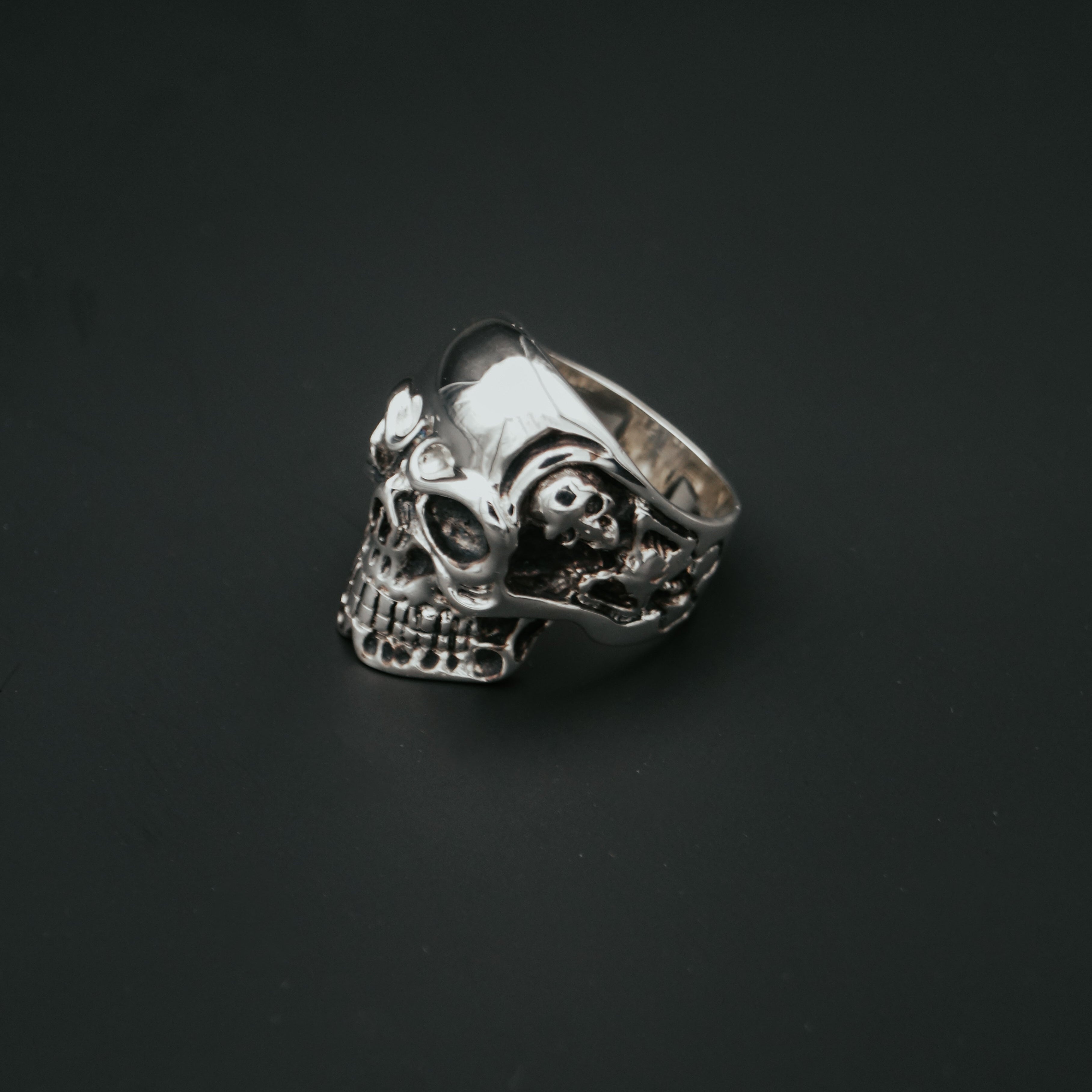 Bague Obsidian Skull